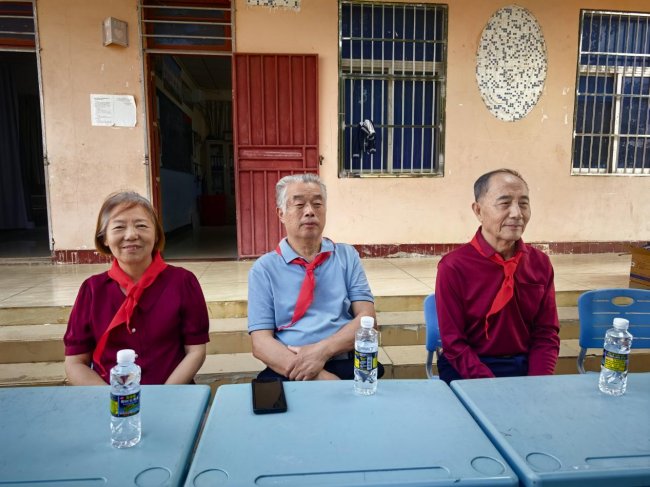 澄迈候鸟人才卞家森老师爱心赠书暨公益爱心课外辅导员